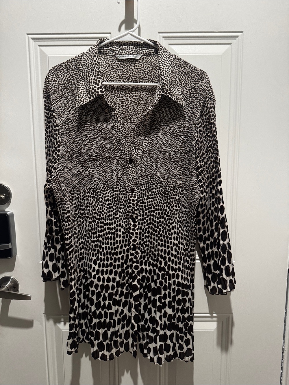 Signature by Larry Levine Black and White Animal Print Blouse